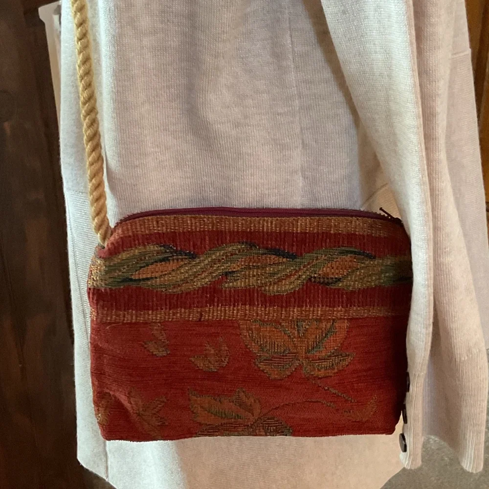 Hand woven tapestry bag.. - Picture 4 of 6